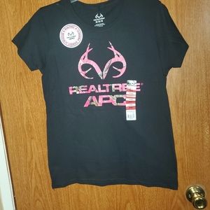 Woman's realtree t-shirt